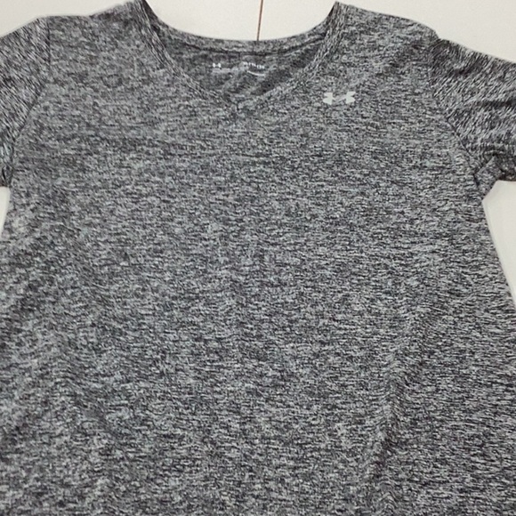 Under Armour Tops - Under Armour Gray Fitted Short Sleeve T-Shirt
